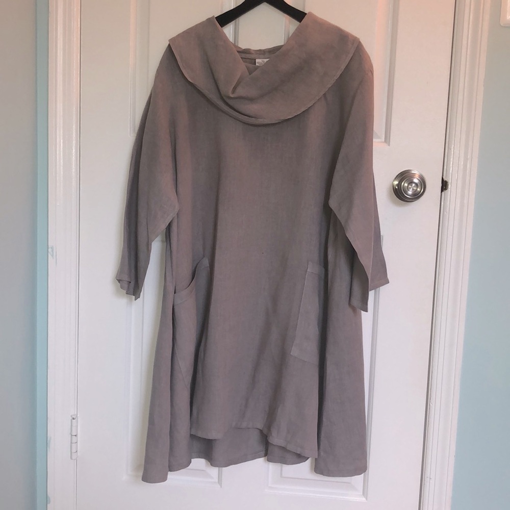 Match Point line dress with pockets